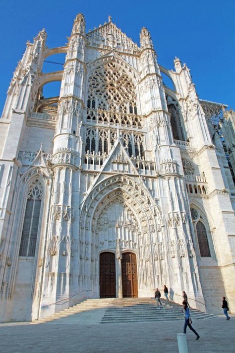 Beauvais Cathedral: the gravity-defying church - French Moments French Cathedrals, Church Aesthetic, Romanesque Architecture, Gothic Cathedrals, Cathedral Architecture, Gothic Cathedral, Sacred Architecture, French Architecture, Gothic Design