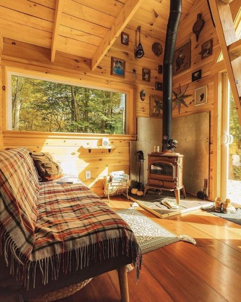 Cabins In The Woods Interior, Tiny Cabins Interiors, Granola Life, One Room Cabin, A Frame Cabin Plans, Cabin Aesthetic, Homestead House, Cabin Interiors, Cabin Living