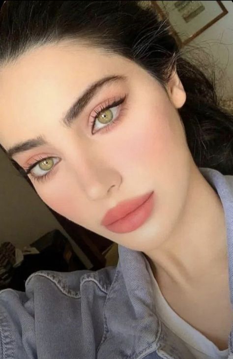 Party Make-up, Best Natural Makeup, Beauty Make-up, Makijaż Smokey Eye, Stunning Makeup, Long Black Hair, Natural Makeup Looks, Madison Beer, Grunge Hair