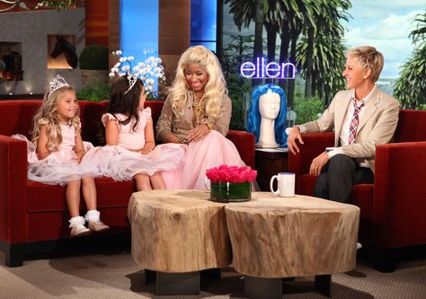 Nicki Minaj and Sophia Grace & Rosie reunite! Female Weezy, Harajuku Barbie, Sophie Grace, Elaine Benes, Vintage Chanel Jewelry, Inspired Photos, Sophia Grace, Princess Sophia, Ellen Degeneres Show