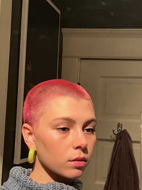 Pastel Pink Buzzcut, Colorful Buzzcut Women, Pink Shaved Head, Pink Buzzcut Woman, Colored Buzzcut, Woody Coloring Pages, Long Buzzcut Women, Pink Buzzcut, Buzzcut Women