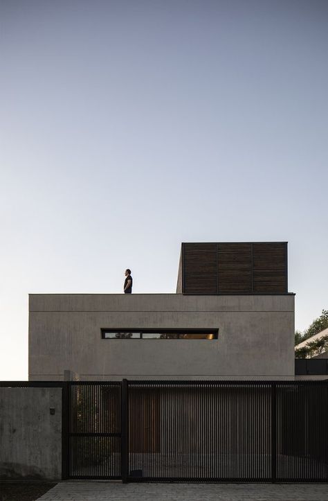 Concrete Minimalist House, Brutalist House, Concrete Houses, Minimal Architecture, Concrete House, Brutalist Architecture, Design Exterior, Minimalist Architecture, Facade Architecture