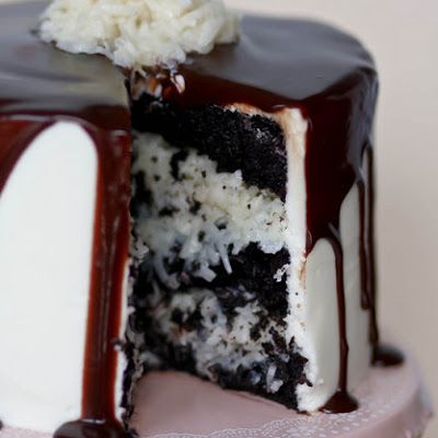 Mounds Layer Cake @keyingredient #cake #honey #chocolate Brze Torte, Mounds Cake, Velvet Cupcakes, Savoury Cake, Food Cakes, Piece Of Cakes, Eat Dessert, Decadent Desserts, Sweets Treats