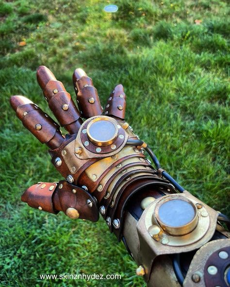 One more steampunk gauntlet. The most recent one I made - last year. . . . . . . #steampunk #steampunkart #steampunkarmor #armor #steampunkartist #steampunkstyle #steampunkcosplay #steampunkcostume #leather #leatherarmor #brassarmor #brass #metalart #leatherart Steampunk Gauntlet, Steampunk Armor, Steampunk Cosplay, Leather Armor, Steampunk Costume, Leather Art, Steampunk Art, Steampunk Fashion, Metal Art