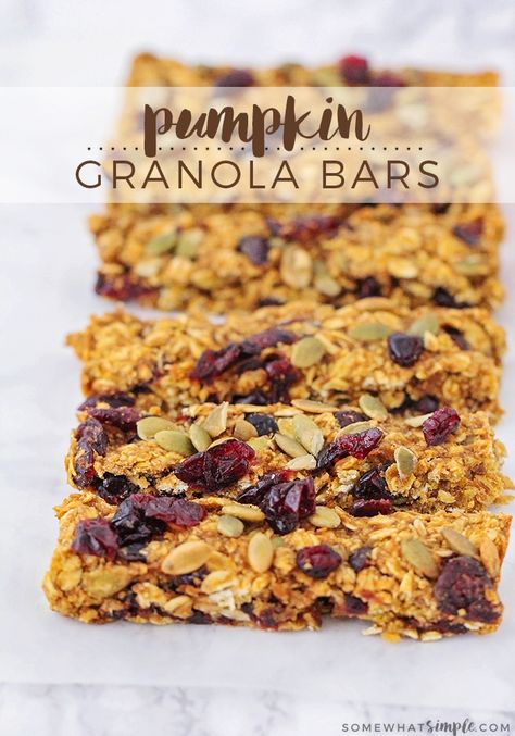 These pumpkin granola bars are so easy to make, and they taste amazing! Loaded with dried cranberries and pumpkin seeds, they are a delicious fall treat! Healthy Easy Snacks, Pumpkin Granola Bars, Granola Bar Recipe Healthy, Seeds Recipes, Recipes Healthy Easy, Autumn Treats, Pumpkin Spice Granola, Pumpkin Granola, Healthy Snack Bars