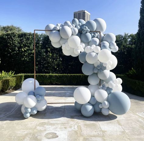 Blue Balloons Garland, Outdoor Balloon Decorations, Grey Balloon Garland, Balloons For Wedding, Bridal Shower Balloons, Wedding Party Decor, Birthday Party Theme Decorations, Baby Boy 1st Birthday, Baby Shower Inspiration