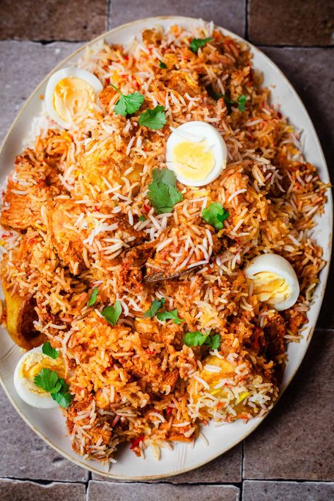 Chicken Tikka Biryani (Restaurant Style) Chicken Tikka Biryani, Biriyani Aesthetics, Rice Food Recipes, Restaurant Foods, Indian Foods, Chicken Food, Healthy Good Food, Food Meals, Rice And Chicken