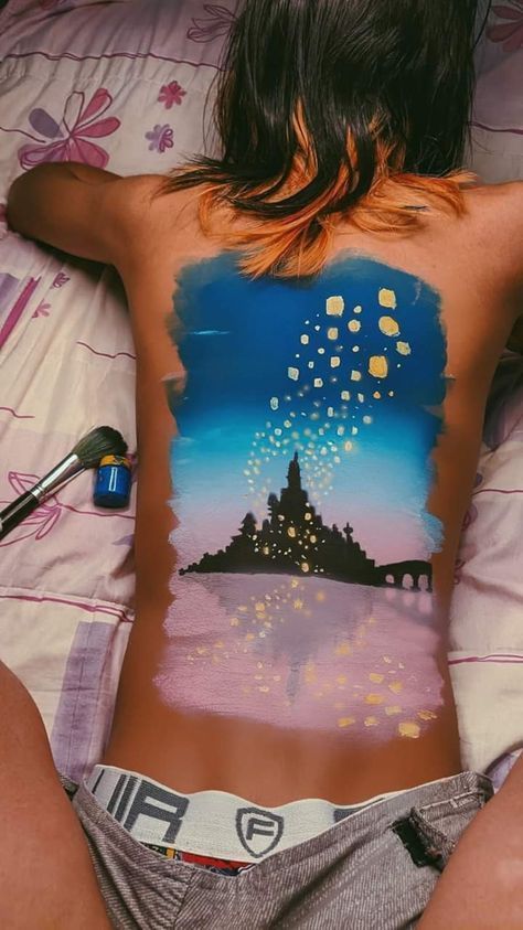 Back Painting Ideas Human, Painting On Body Aesthetic, Back Painting Body Art, Easy Body Painting, Painting On Skin, Leg Painting Body Art, Body Art Paint Ideas, Paint Illusions, Painting On Back