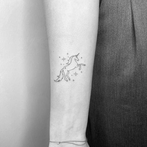 Mini Bee Tattoo, Unicorn Tattoo Ideas, Shoulder Tattoo Quotes, Tattoo Unicorn, Unicorn Tattoo Designs, Self Tattoo, Simple Symbols, Tattoo Space, Cute Thigh Tattoos