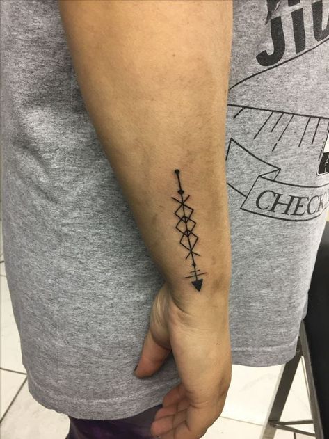 Chevron Tattoo, Mens Arrow Tattoo, Ankle Tattoo Men, Minimalist Tattoo Ideas, Sketch Style Tattoos, Timeless Tattoo, Simple Tattoos For Guys, Blue Rose Tattoos, Small Rose Tattoo