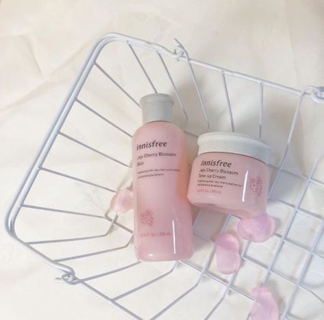 ? ?????????? ? ????????????????????????????????????: ????????????????????????__???????????????????????????????? #skincare #skin #care #aesthetic Face Mask Aesthetic, I M, Pretty Skin Care, Pastel Pink Aesthetic, Pink Girly Things, Korean Aesthetic, Korean Cosmetics, Pink Themes, روتين العناية بالبشرة