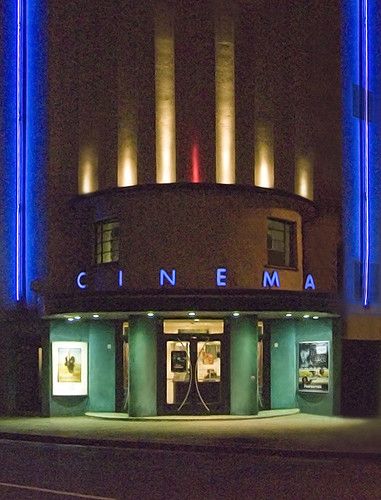 Kino Box, Art Deco Theater, Cinema Architecture, Arthouse Cinema, Cinema Design, Home Cinema Room, Cinema Art, Cinema Theatre, Streamline Moderne