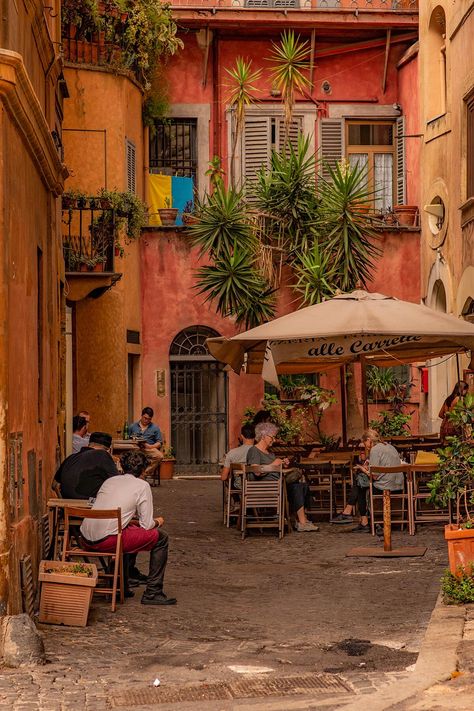 Rome for Under $200 a Day Rome Streets, The Trevi Fountain, Trastevere Rome, Mediterranean Aesthetic, Spanish Steps, Italy Street, Rome City, Trevi Fountain, Outdoor Market