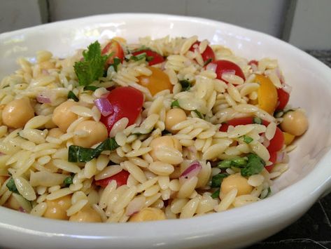 OMG, this is ri-DONK-ulous. Giada Pasta Salad, Giada Pasta, Giada De Laurentiis Recipes, Giada Recipes, Orzo Salad Recipes, Orzo Pasta Salad, Orzo Recipes, Orzo Salad, Cold Salad