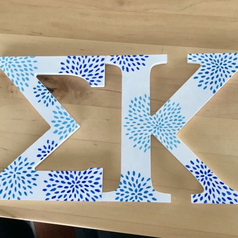 Sigma Kappa Letters Painted, Sorority Decorations Room, Alpha Phi Letters Painted, Sorority Letter Painting Ideas, Painting Sorority Letters, Delta Zeta Letters Painted, Kappa Delta Letters Painted, Cute Letter Painting Ideas, Greek Letter Painting Ideas