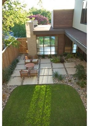 Concrete Squares Patio for the tiny yard. Concrete Paver Patio, Patio Pavers Design, Concrete Patios, Gravel Patio, Patio Flooring, Casa Exterior, Landscape Designs, Modern Patio, Small Backyard Patio