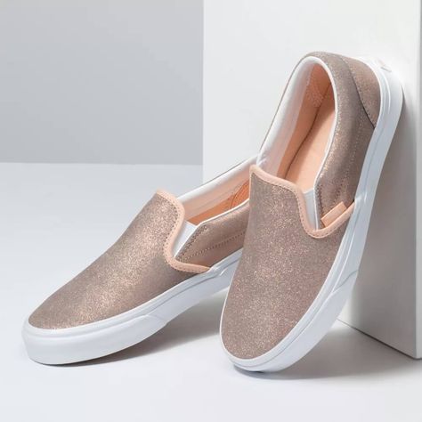 Gold Bridal Shoes, Wedding Vans, Vans Shoes Women, Airplane Pillow, Mens Vans Shoes, Rose Gold Shoes, Shoe Selfie, Trendy Shoes Sneakers, Bridal Attire