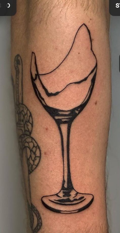 Big Female Tattoos, Graphic Design Tattoo Ideas, Narrow Tattoo, High Contrast Tattoo, Bold Tattoo, Black Line Tattoo, Tato Henna, Tattoo Now, Weird Tattoos