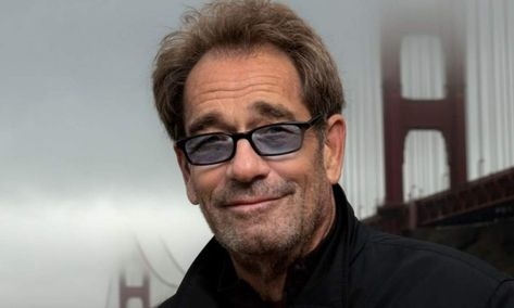 Born in New York City back in 1950, Huey Lewis first achieved fame with his band Huey Lewis & The News formed in San Francisco, California back in 1979. They have many hit singles in the 80s and 90s like "The Power Of Love", "Hip To Be Square", "Stuck With You", "I Want A New Drug" and "Do You Believe In Love". Lewis recently shared a songwriting with his followers on the band's official Instagram and revealed that good songs can't be planned. Huey Lewis gives a songwriting advice "Good song Nick Lowe, Good Songs, Huey Lewis, Hip To Be Square, Moving To England, Believe In Love, Country Rock, Power Of Love, The Power Of Love