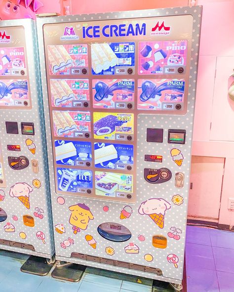 🍦 What would you do if you had an ice cream vending machine near you? 🎀😍 Sanrio has done it again! We'd love to take a bite of every single flavored ice cream 🤤 #sanrioicecream #icecream #kawaiistuff #kawaiilover #kawaii Kawaii Vending Machine Art, Kawaii Vending Machine, Ice Cream Vending Machine, Flavored Ice, Sanrio Puroland, Art Test, Flavor Ice, Vending Machines, Anime Food