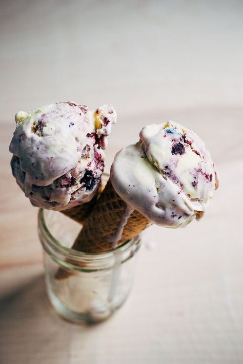 From the Van Leeuwen Artisan Ice Cream cookbook, a recipe for rich, tangy blueberry swirl sour cream ice cream. Sour Cream Ice Cream, Artisan Ice Cream, Cream Ice Cream, Homemade Ice Cream Recipes, Ice Cream Popsicles, Popsicle Recipes, Ice Cream Cones, Frozen Treat, Homemade Ice Cream