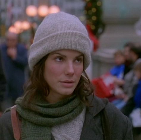 90s Sandra Bullock, Sleeping Outfits, English Girls, Autumn In New York, Bridget Jones, While You Were Sleeping, Sandra Bullock, Winter Aesthetic, Autumn Aesthetic