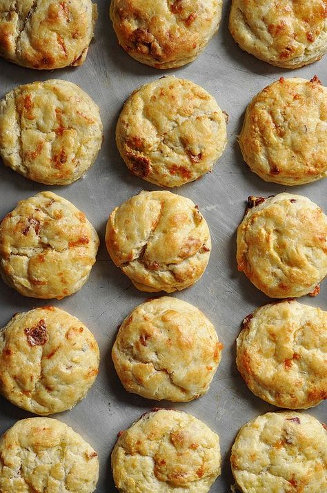 These scones are loaded with mashed potatoes, crispy bacon, lots of cheese and served with a sour cream and green onion sauce that makes them taste just like a warm baked potato. Potato Scones Recipe, Potato Scones, Easter Brunch Menu, Savory Scones, Loaded Baked Potato, Loaded Baked Potatoes, Sour Cream And Onion, Scone Recipe, Easter Brunch