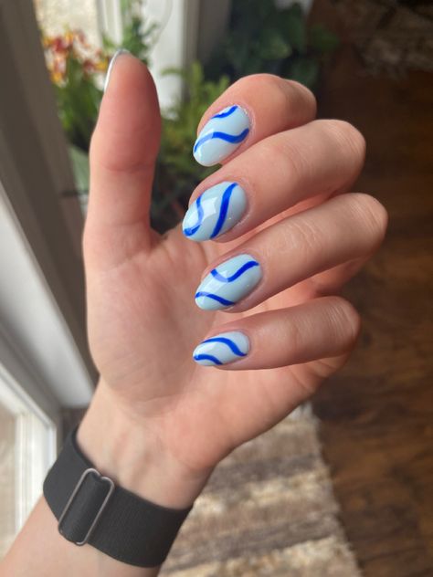 Dark Blue Light Blue Nails, Light Blue And Navy Nails, Blue Squiggly Nails, Dark Blue And Light Blue Nails, Light Blue And Dark Blue Nails, Dark And Light Blue Nails, Light And Dark Blue Nails, Nails With Dark Blue, Royal Blue Prom Nails