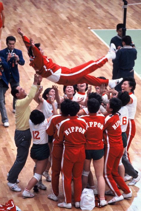 Japan coach Hirobumi Daimatsu is thrown into the air after winning the gold medal of the Women's Volleyball #olympics Volleyball Olympics, Olympic Winners, Women's Volleyball, Olympic Gold Medals, Women Volleyball, Summer Olympics, Action Poses, Gold Medal, The Gold