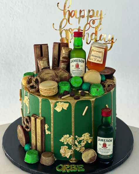 Jameson Birthday Cake For Men, Jameson Cake Design, Jameson Birthday Theme, Jameson Cake Ideas, Cake Alcohol Theme, Whiskey Themed Cake, Liquor Theme Cake, Alcohol Themed Cakes For Men, Liquor Cake Design