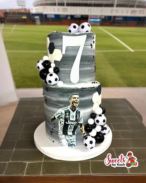 On today’s episode of “Inspo Pic vs Sweets by Kash”… ⚽️ @juventus @cristiano @inkedibles - Edible images using premium frosting sheets (link in bio to order) @amazon - Soccer ball toppers (https://amzn.to/45ICY7b) #juventus #soccer #cristianoronaldo #7 #cristiano #cake #fypシ゚ #bakery #affiliate #amazon #inkedibles #affiliatemarketing #cakedecorator #SmallBakery #edibleimage #edibleart #cakesofinstagram #cakestagram #cakeart #chicagobaker #sweetsbykash #customcakes Juventus Soccer, Affiliate Amazon, Small Bakery, Edible Images, Edible Art, Backyard Patio Designs, Cake Art, Custom Cakes, Soccer Ball