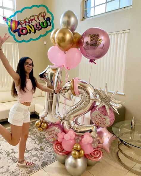 12 Balloon Bouquet, Balloons Bouquet, Birthday Cakes For Teens, 32 Birthday, Birthday Traditions, Pretty Birthday Cakes, 14th Birthday, Balloon Flowers, 12th Birthday