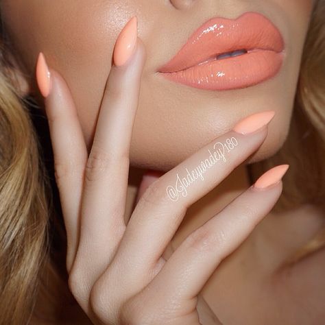 #DoseofColors Peachy creamsicle swirl = Play Date + Coy + Sunshine Kisses Coral Lips, Juicy Peach, Peach Nails, Stiletto Nails Designs, Play Date, Peach Fuzz, Pink Nail, Mani Pedi, Stiletto Nails