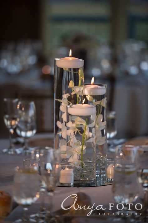 Candle Centrepiece For Wedding, Wedding Centerpieces Without Flowers, Wedding Reception Ideas Indoor Elegant, Floating Candle Centerpieces, Spring Centerpiece, Wedding Spring, Ideas For Wedding, Trendy Flowers, Deco Floral