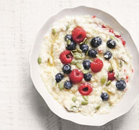 Deliciously Ella's Ella Woodward says this is the world’s best porridge. Deliciously Ella Recipes, Ella Vegan, Coconut Porridge, Deliciously Ella, Tesco Real Food, Porridge Recipes, Cottage Cheese Recipes, God Mat, Vegan Breakfast