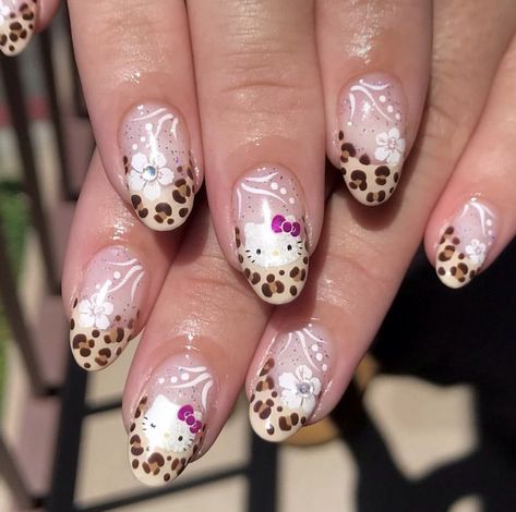 Short Gyaru Nails, Gyaru Nails Short, Domo Nails, Acrylic Nails Almond Shape, Hello Nails, Punk Nails, Grunge Nails, Hello Kitty Nails, Pretty Gel Nails