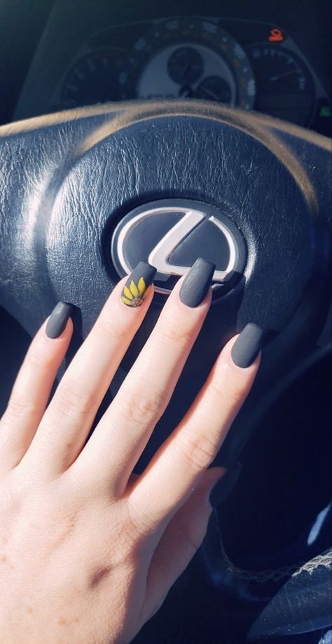 Black Nails With Sunflower Design, Black Nails With Sunflower, Black Sunflower Nails, Sunflower Nails Design, Black Sunflower, Sunflower Nails, Matte Black Nails, Sunflower Design, Matte Nails