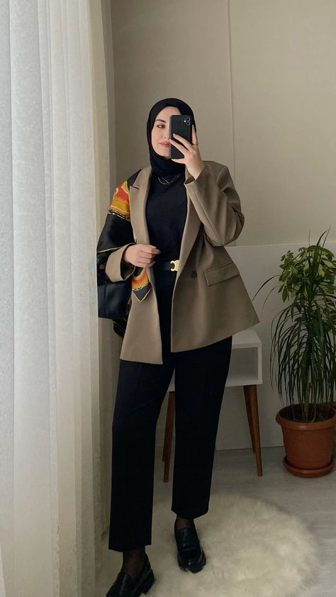 Professional Outfits Hijab, Smart Casual Hijabi Outfits, Blazer Modest Outfits, Loafers Hijab Outfit, Corporate Hijab Work Outfits, Smart Casual Women Hijab, Blazer Outfits For Women Hijab, Classy Hijabi Outfits, Smart Casual Hijab Outfits