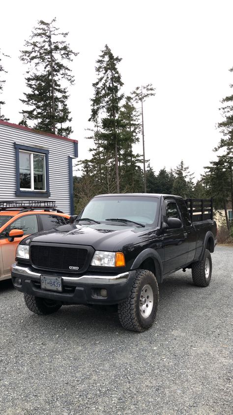 Ford ranger lifted xlt 2004 90s Ford Ranger, Ford Ranger Extended Cab, Lifted Ford Ranger, Subaru Camping, Ford Ranger Interior, Ford Ranger Modified, 1994 Ford Ranger, 1999 Ford Ranger, 1998 Ford Ranger