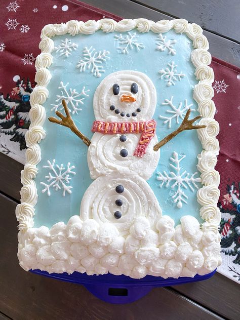 Easy Christmas Sheet Cake Decorating Ideas, Winter Themed Sheet Cake, Snowman Sheet Cake, Snowman Cake Design, Holiday Sheet Cakes, December Cake Ideas, Winter Cakes Ideas, Frosty The Snowman Cake, Winter Sheet Cake Designs