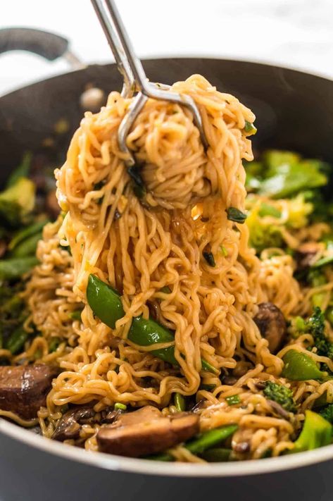 Teriyaki Ramen, Easy Teriyaki Sauce Recipe, Make Teriyaki Sauce, Orange Sauce Recipe, Homemade Stir Fry Sauce, Teriyaki Noodles, Homemade Stir Fry, Teriyaki Sauce Recipe, Easy Stir Fry Recipes