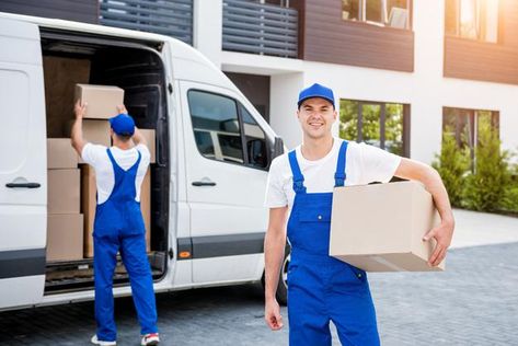 Two removal company workers unloading bo... | Premium Photo #Freepik #photo #business #car #people #house Car People, Business Car, House Movers, Office Moving, Best Movers, Professional Movers, Packing Services, Removal Company, Relocation Services