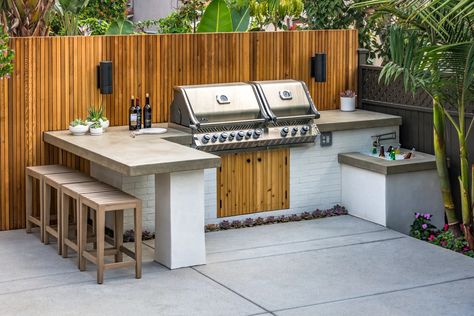 Grill Diy, Outdoor Kitchen Design Layout Grill Area, Small Outdoor Kitchens, Outdoor Kitchen Design Modern, Outdoor Grill Station, Diy Grill, Kitchen Design Layout, Grill Station, Kitchen Design Diy