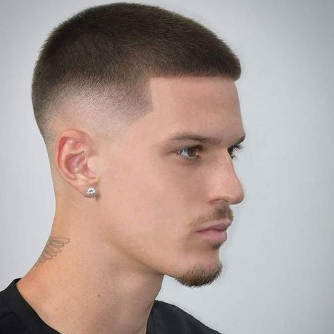 Buzz Cut For Men, Crew Cut Hair, Very Short Hair Men, Crew Cut Haircut, Mid Fade Haircut, Men Fade Haircut Short, Short Fade Haircut, Buzz Cut Hairstyles, Men Haircut Curly Hair