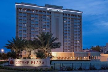 Top 20 best hotels in Orlando, Florida - Reservations.com Crown Plaza Hotel, Orlando Downtown, Crowne Plaza Hotel, Lake Eola, Orlando Hotel, Downtown Orlando, Universal Studios Florida, Florida Hotels, Hotel Management