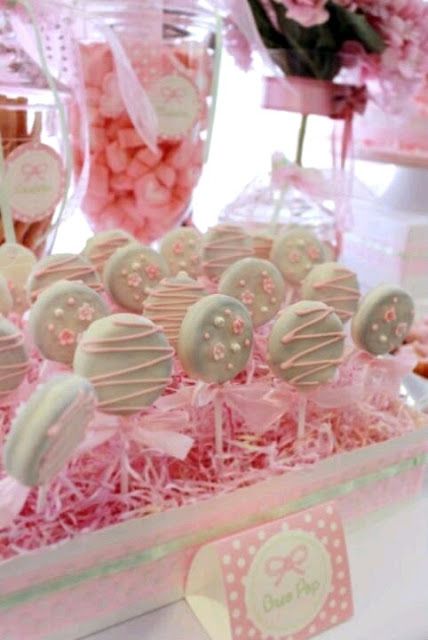 12 ideas de souvenirs en tonos rosa para un baby shower Tårta Design, Tea Party Ideas, Idee Babyshower, Super Party, Oreo Pops, Fiesta Baby Shower, Birthday Party Food, Shower Food, Snacks Für Party