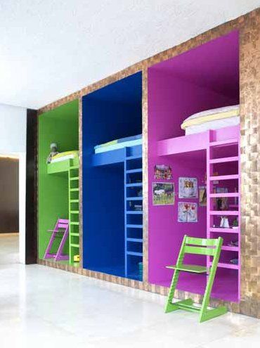 cool kids' beds oh my this is wonderful ! I wonder if you could build a cube and put wheels on it so each space could be moved???? hmmm...ideas! Cool Beds For Kids, Dorm Chairs, Modern Bunk Beds, Bunk Rooms, Cool Bunk Beds, Bunk Bed Designs, Space Bedding, Kids Bunk Beds, Kids' Bed