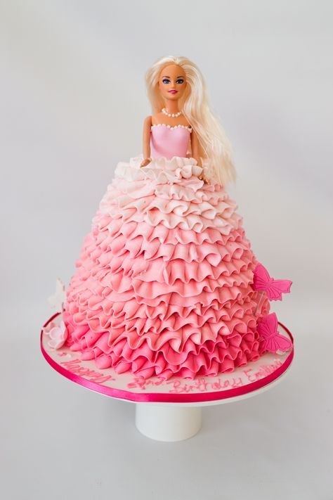 Buttercream Ruffle Cake, Barbie Birthday Cake, Barbie Theme Party, Classic Barbie, Barbie Theme, Barbie Cake, Character Cakes, Barbie Birthday, Unique Cakes