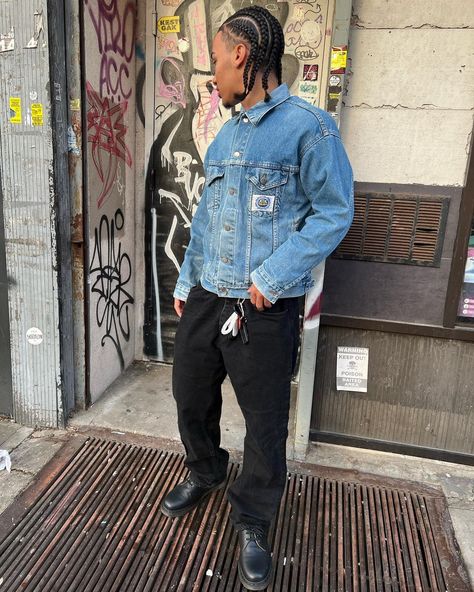 How To Style A Jean Jacket Men, Denim Set Outfit Men, Jean Jacket Outfits Men Street Styles, Mens Denim Jacket Outfit Street Styles, Jean Jacket Men Outfit, Denim Jacket Outfit Mens, Black Jean Jacket Outfits, Blue Denim Jacket Outfit, Jean Jacket Outfits Men