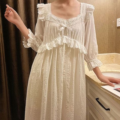 Edwardian Nightgown, English Winter, Nightgown Vintage, Vintage Cotton Dress, Cotton Night Dress, Vintage Loungewear, Victorian Nightgown, Cotton Nightwear, Victorian Fashion Dresses